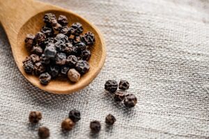 Black pepper oil for athletes